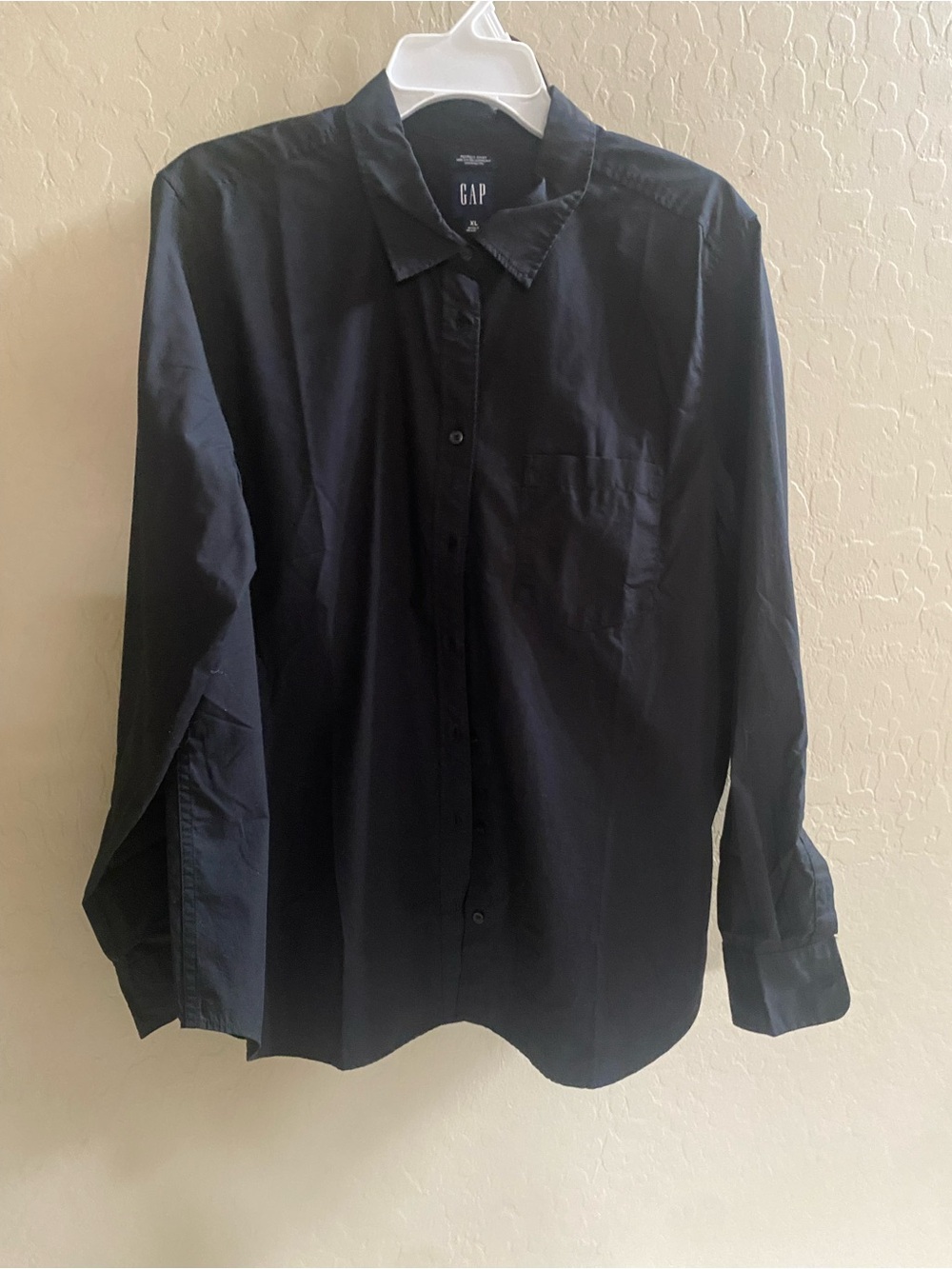 GAP Women’s Perfect Shirt Black Long-Sleeve Shirt